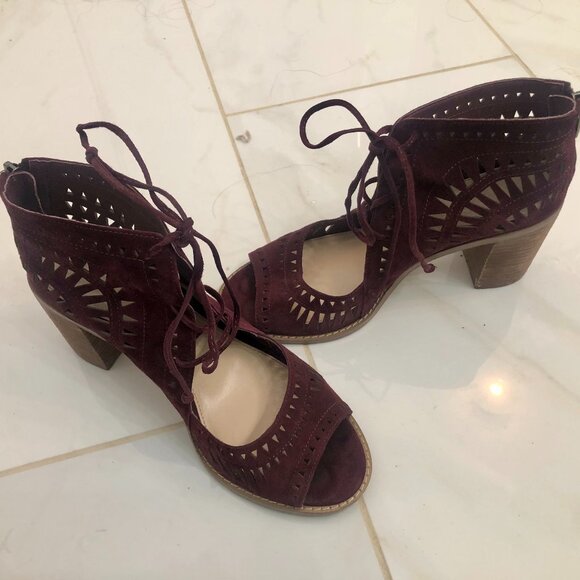 Vince Camuto Tarita Plum Lace Up Suede Peep Toe Shoes Size 8 - Picture 3 of 11
